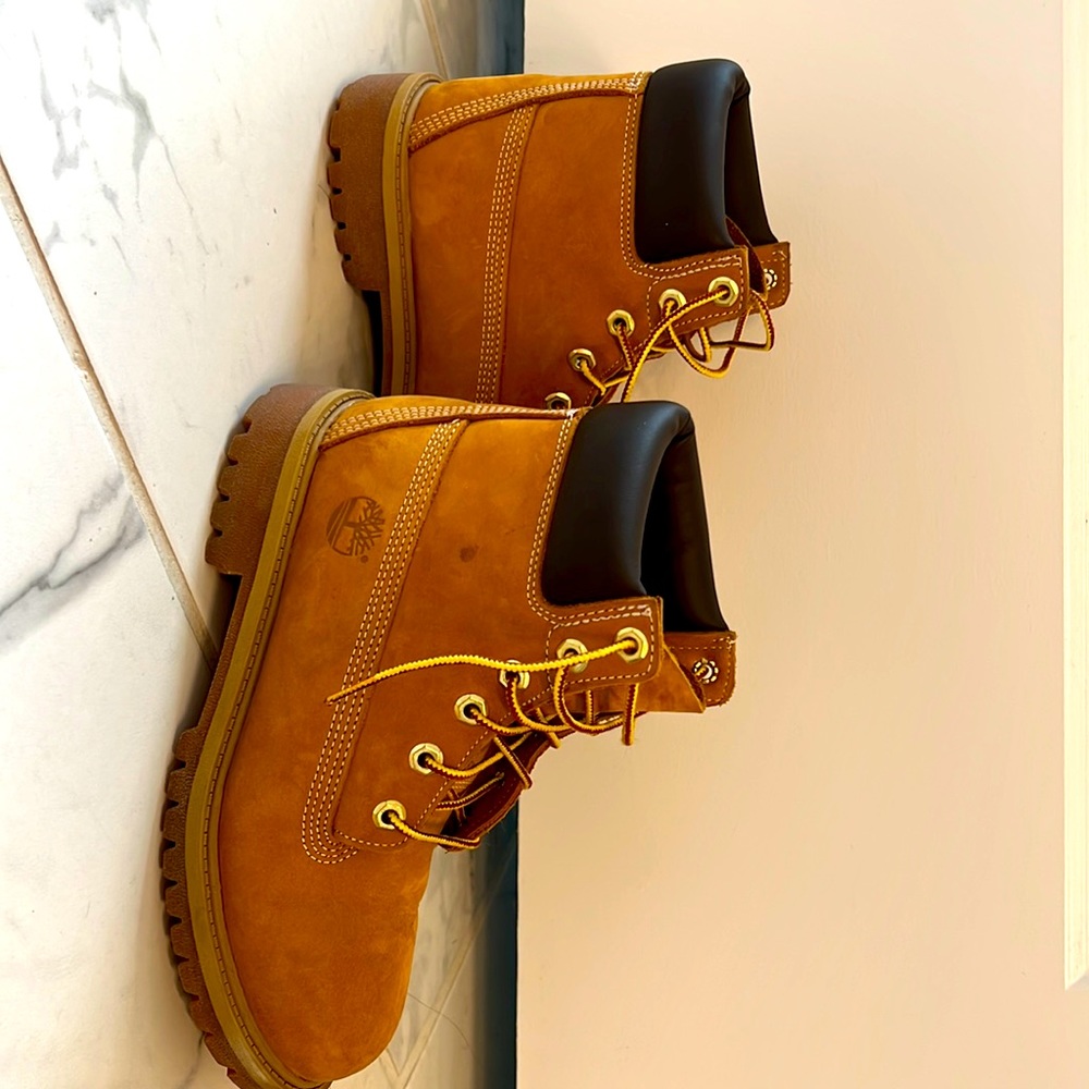 #Timberland boots size 5 used. Great condition have some minor stain